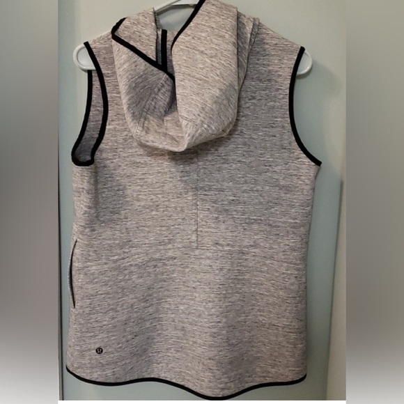 Lululemon reversible vest 10 - Picture 4 of 4